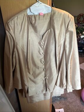 Long-Sleeve Satin Button-Front Dress in Champagne Gold
